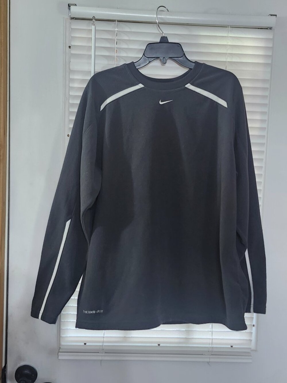 Nike thermal fit mans gray fleece pullover   size Large